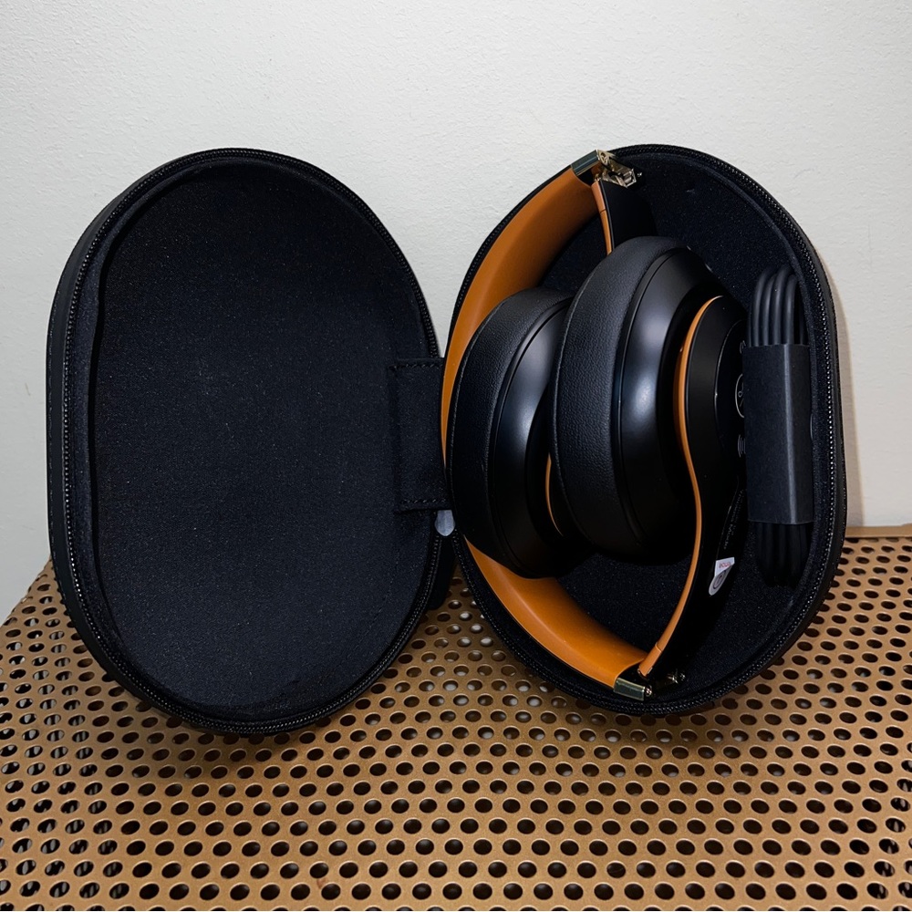 Beats by Dr. Dre Studio3 Wireless Over-Ear Headphones